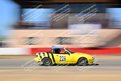 media/Sep-29-2024-24 Hours of Lemons (Sun) [[6a7c256ce3]]/StartFinish (245p-330p)/